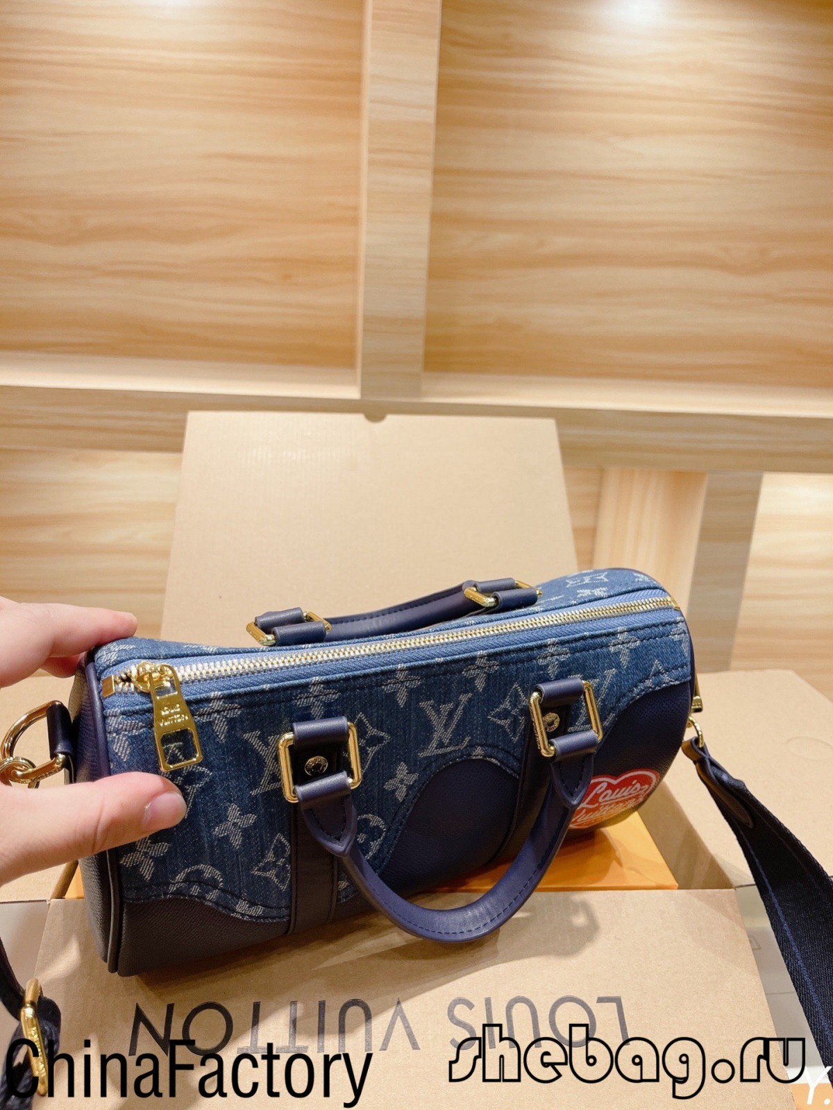 د آا لوئس ویټون ډفل کڅوړه نقل: LV x نیګو (2022 ترټولو ګرم)-Best Quality Fake Louis Vuitton Bag Online Store, Replica designer bag ru