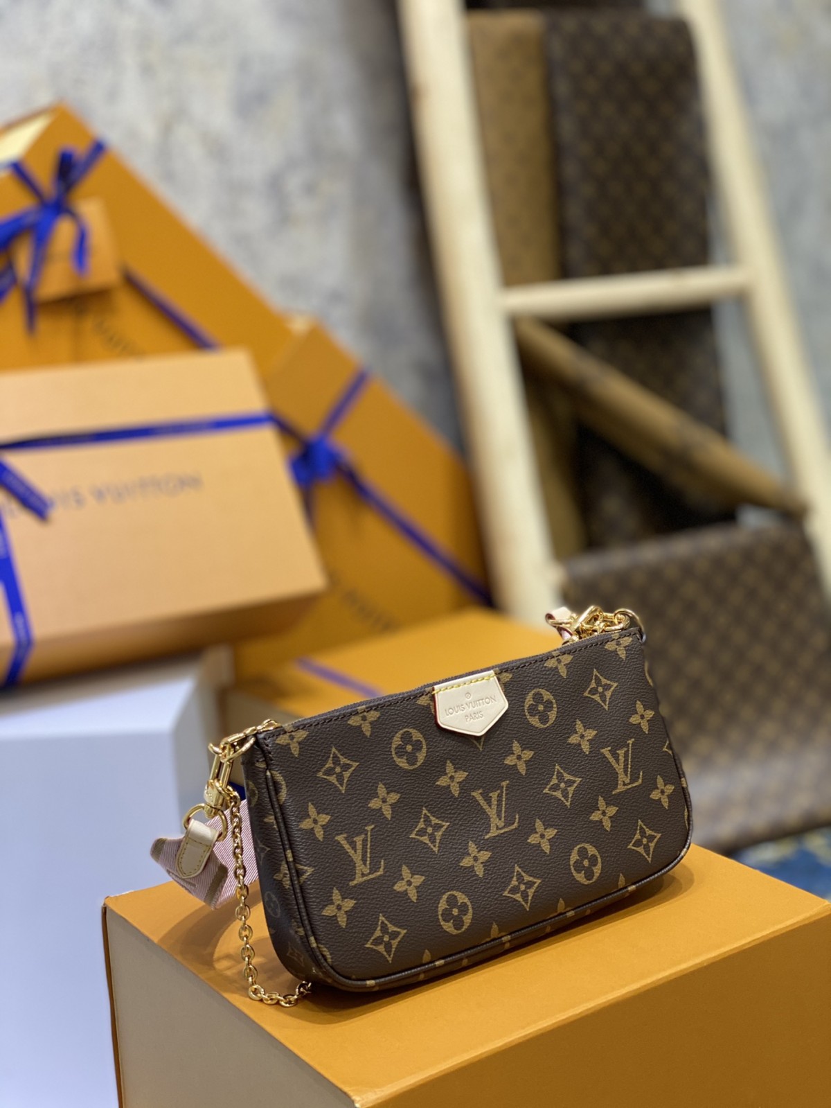 Ez çawa dikarim kopiya çenteya çenteyê ya Louis Vuitton serhêl bikirim? (2022 herî dawî) - Firoşgeha Serhêl a Fake Louis Vuitton Bag, Replica sêwirana çenteyê ru