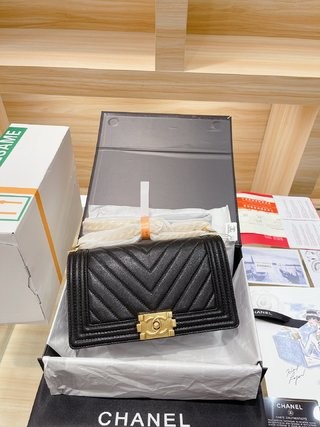 包包裡最酷的包包之一：香奈兒leboy（2022新版）-最好的質量假路易威登包網上商店，複製設計師包 ru