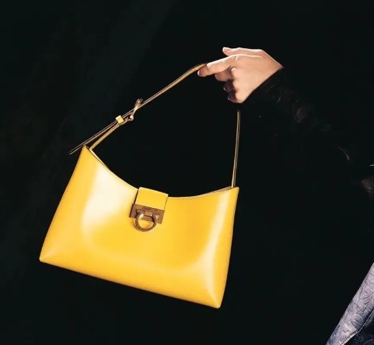 Awọn ami iyasọtọ 6 ti o niye julọ awọn baagi ajọra lati ra isubu yii ati igba otutu (Ẹya 2022) -Ile Didara to dara julọ Fake Louis Vuitton Bag Online Ile-itaja, Apo apẹrẹ ajọra ru