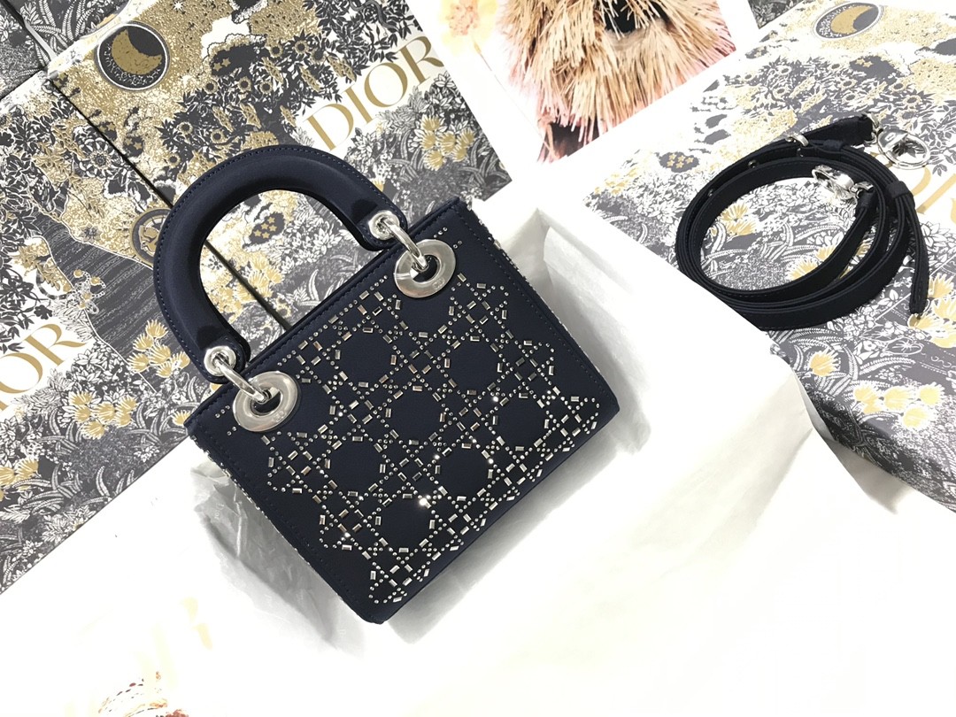 Known as the most elegant replica bags: Lady Dior (2022 Edition)-Best Quality Fake designer Bag Review, Replica designer bag ru