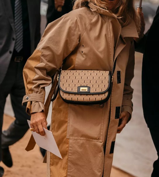 Saint Laurent Monogram All Over erreplika poltsen seriea erosteko merezi duena da (2022ko edizioa)-Kalitate onenaren Louis Vuitton poltsa faltsuen lineako denda, diseinatzaileen erreplika poltsa ru