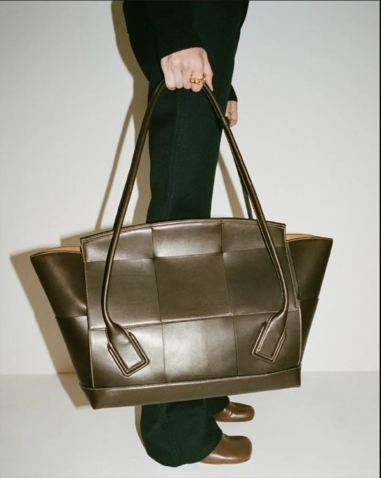 Daniel Lee quit! Hurry up and buy Bottega Veneta replica bags! (2022 Updated)-Best Quality Fake designer Bag Review, Replica designer bag ru
