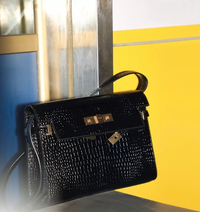 Enye yeengxowa ze-replica zaseSaint Laurent ezidumileyo: iManhattan (uHlelo luka-2022)-Owona Mgangatho woMgangatho weFake Louis Vuitton Ivenkile ekwi-Intanethi, iReplica designer bag ru