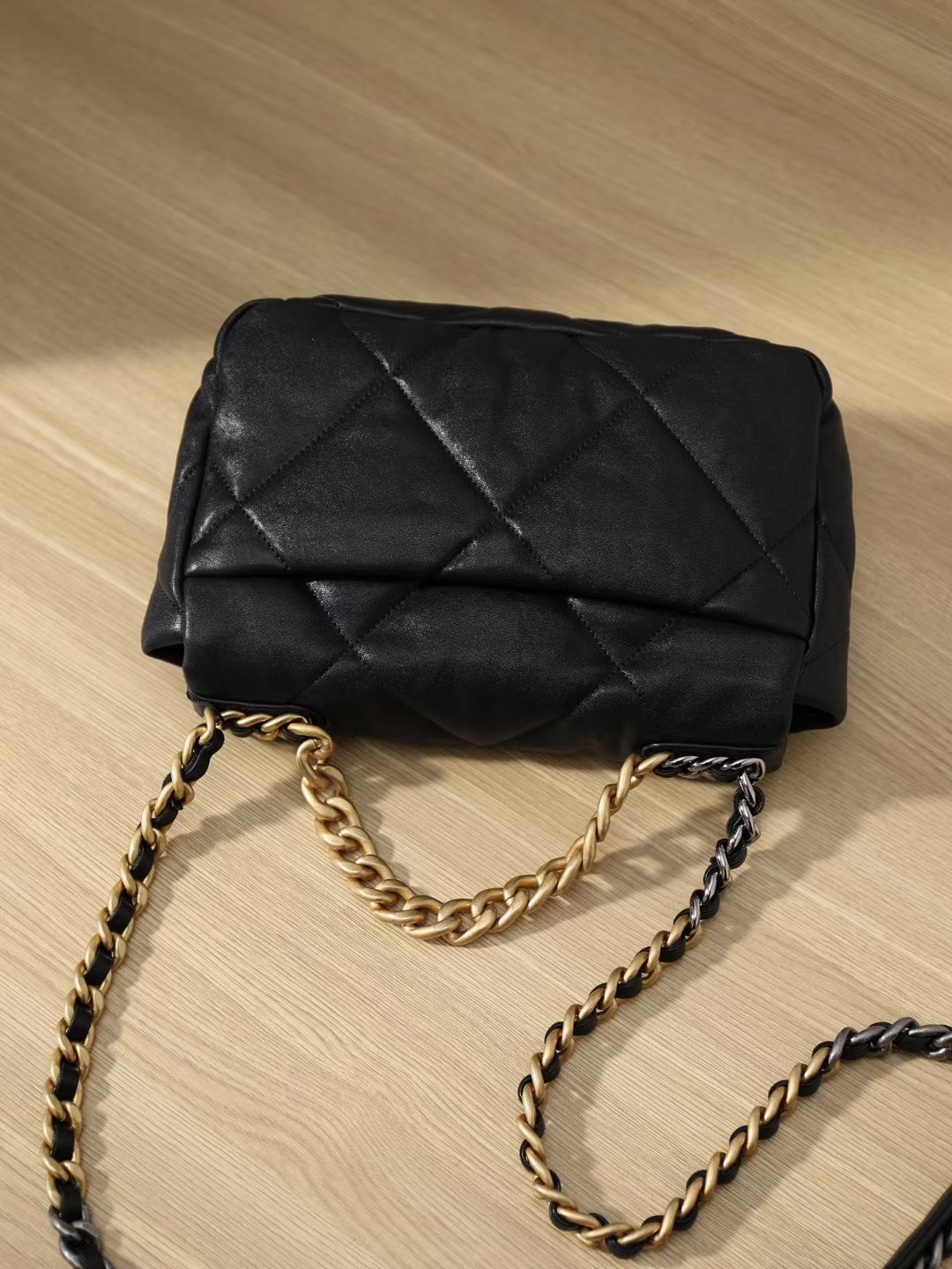 How good is the quality of replica Chanel 19 bags? 57 detailed pictures to tell you (updated in 2022)-Best Quality Fake Louis Vuitton Bag Online Store, Replica designer bag ru