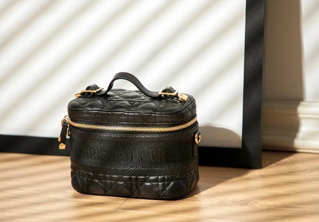 Unu el la plej indaj kopiaj sakoj por aĉeti: DIOR TRAVEL (2022 Speciala) - Plej Bonkvalita Falsa Louis Vuitton Sako Interreta Vendejo, Replica dezajnista sako ru