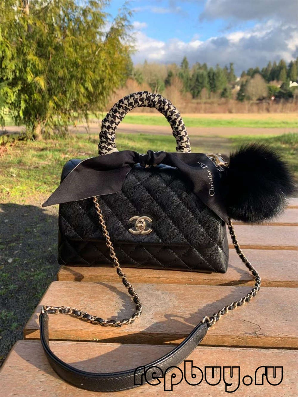 Chanel Coco Handle black gold buckle top replica handbags daily use effect (2022 Special)-Best Quality Fake designer Bag Review, Replica designer bag ru