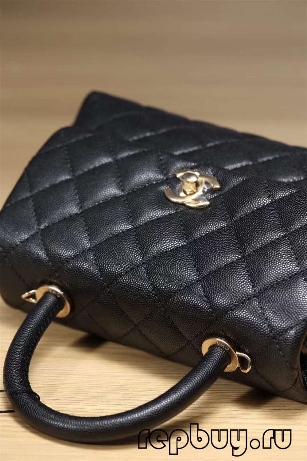 Chanel Coco Handle Top Replica Handbag Black Gold Buckle Look (2022 Updated)-Best Quality Fake designer Bag Review, Replica designer bag ru