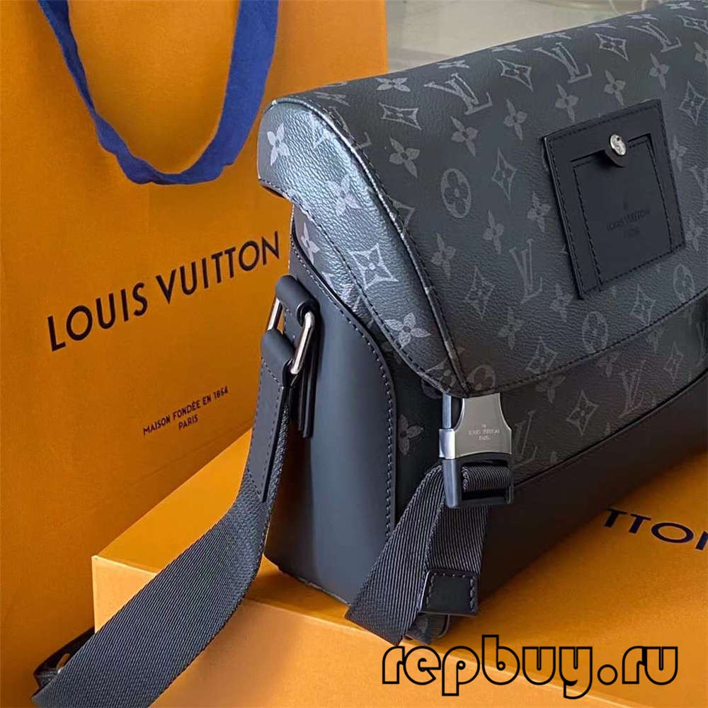 Louis Vuitton M40511 Voyager Traveler Men’s Top Replica Messenger Bag (2022 Latest)-Best Quality Fake designer Bag Review, Replica designer bag ru