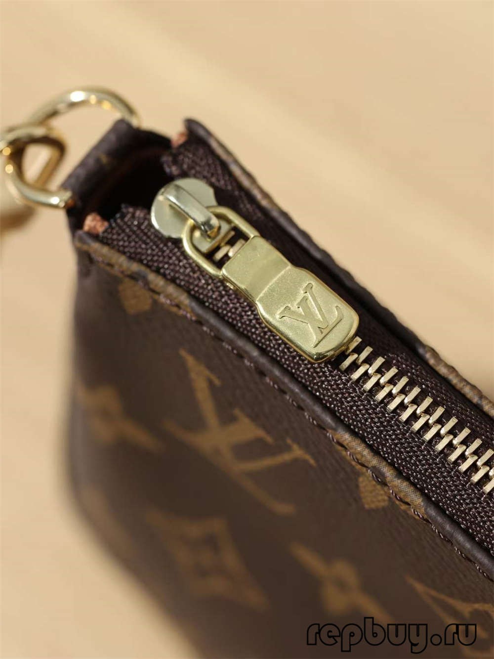 Louis Vuitton M40712 Pochette Accessoires top replica handbags Closure Logo and hardware details (2022 Special)-Best Quality Fake designer Bag Review, Replica designer bag ru