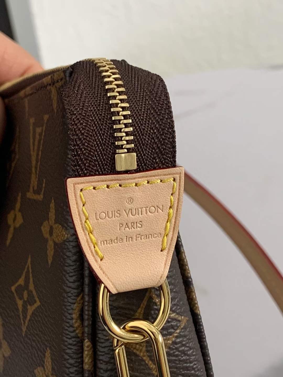 Louis Vuitton M40712 Pochette Accessoires 23.5 x 13.5 x 4 cm Leather surface details (2022 Edition)-Best Quality Fake designer Bag Review, Replica designer bag ru