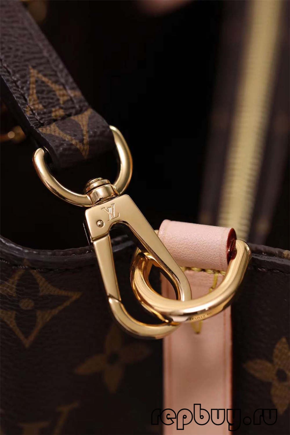 Louis Vuitton M41055 29cm Montaigne BB top replica bags Hardware details (2022 Edition)-Best Quality Fake designer Bag Review, Replica designer bag ru