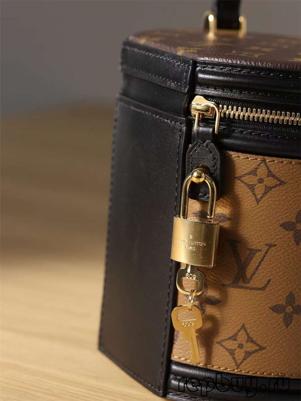 Louis Vuitton M43986 CANNES top replica handbags Hardware and stitching details (2022 Latest)-Best Quality Fake designer Bag Review, Replica designer bag ru