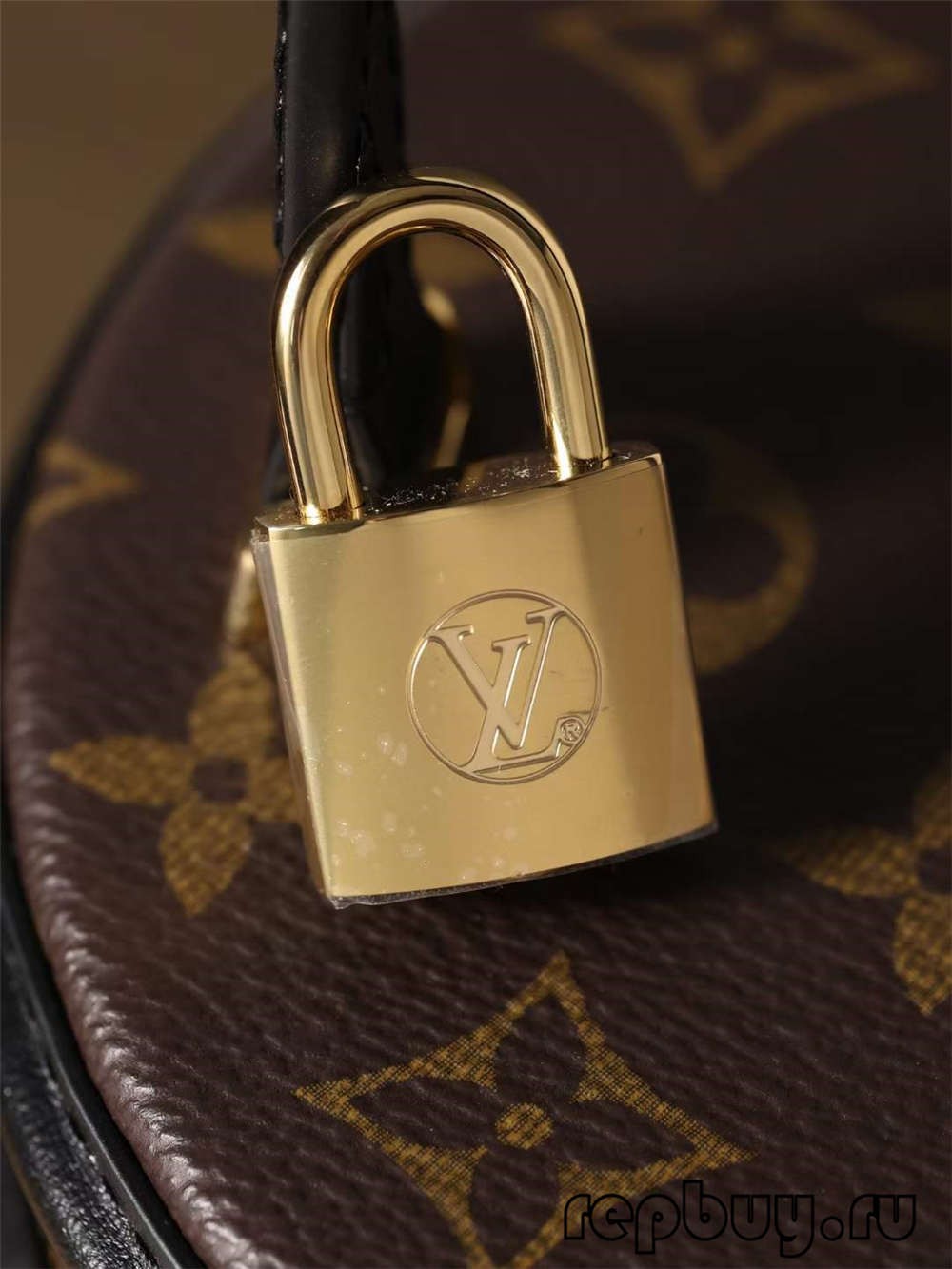 Louis Vuitton M43986 CANNES top replica handbags Hardware and interior pocket details (2022 Updated)-Best Quality Fake Louis Vuitton Bag Online Store, Replica designer bag ru