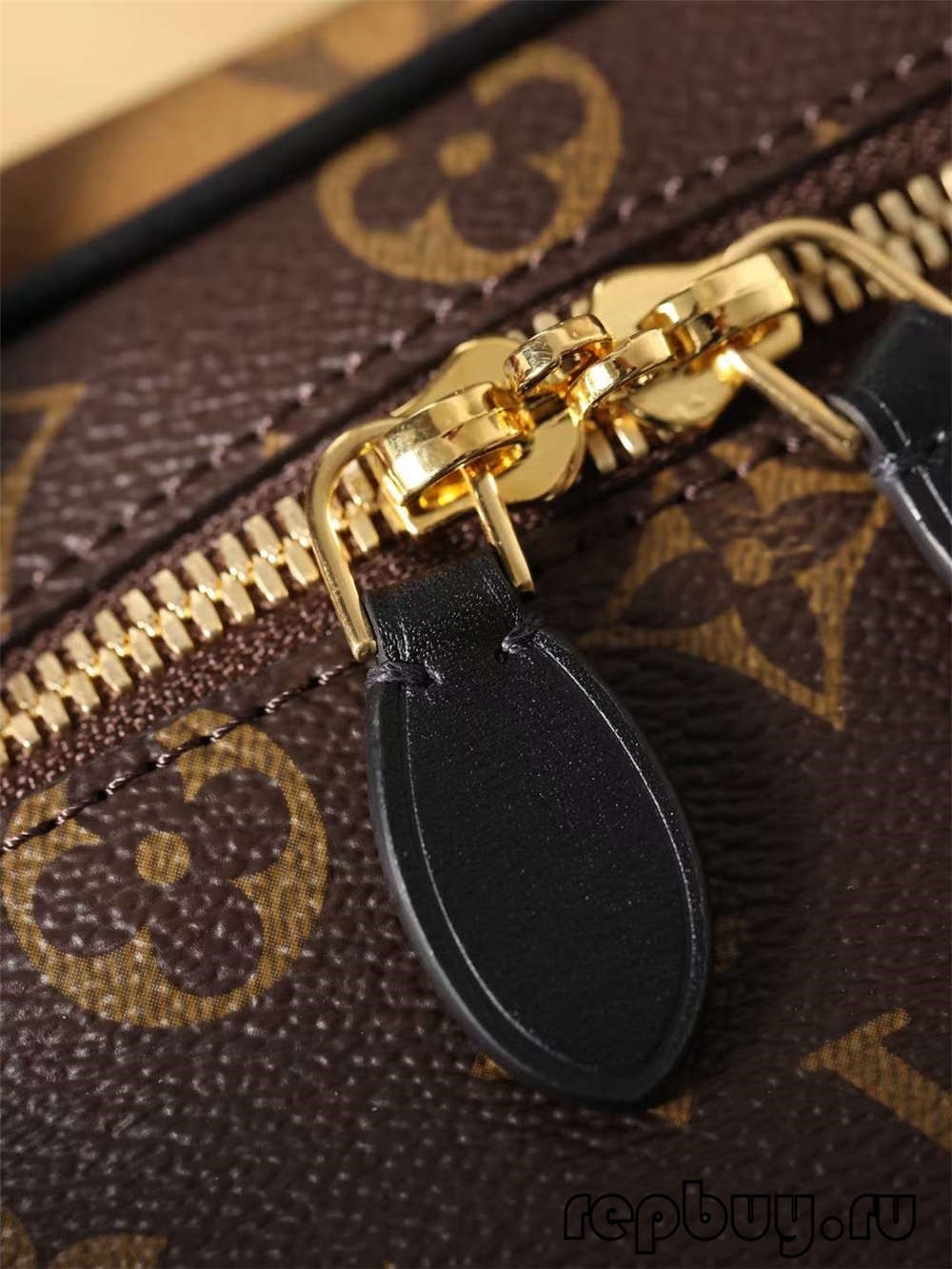 Louis Vuitton M45165 VANITY Small Top Replica Handbag Shoulder Strap and Closure Detail (2022 Latest)-Best Quality Fake designer Bag Review, Replica designer bag ru