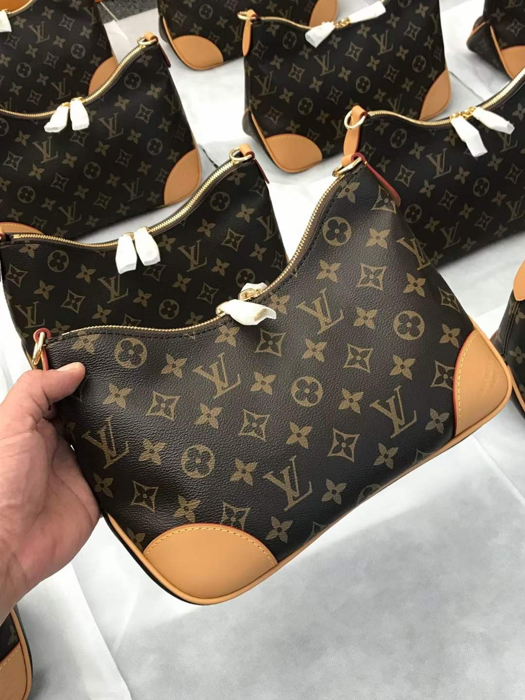 Louis Vuitton M45832 croissant with yellow leather Boulogne top replica handbags Lot Inspection (2022 Special)-Best Quality Fake designer Bag Review, Replica designer bag ru