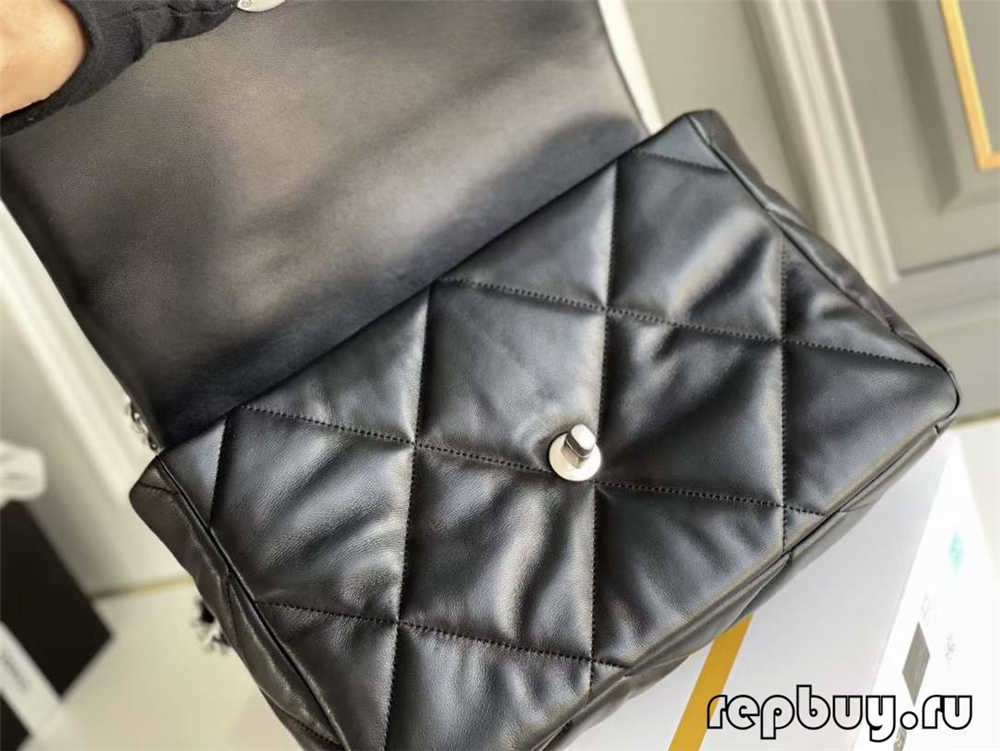 Chanel 19 Черно злато с катарама чанта копие от най-високо качество (2022 актуализирана)-Best Quality Fake Louis Vuitton Bag Online Store, Replica designer bag ru