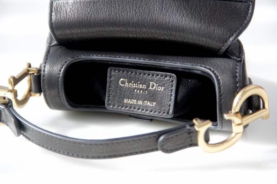 Dior Saddle Black Labākās kvalitātes replikas soma (atjaunināta 2022. gadā)-Labākās kvalitātes viltotās Louis Vuitton somas tiešsaistes veikals, dizaineru somas kopija ru