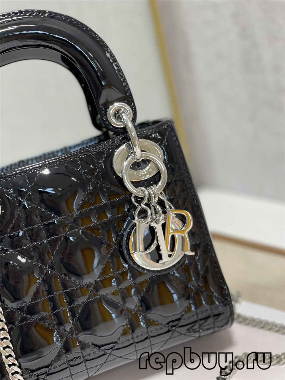 Lady Dior Black Charol Bosses de rèpliques de millor qualitat (última 2022)-Botiga en línia de bosses falses de Louis Vuitton de millor qualitat, rèplica de bosses de disseny ru