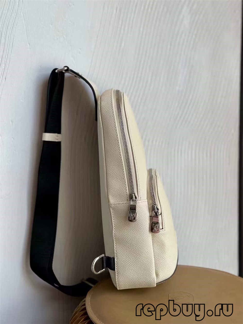 Louis Vuitton Avenue M30803 Borsa replica di megliu qualità (aghjurnata 2022)-Negoziu in linea di borse Louis Vuitton falsi di migliore qualità, borsa di design di replica ru