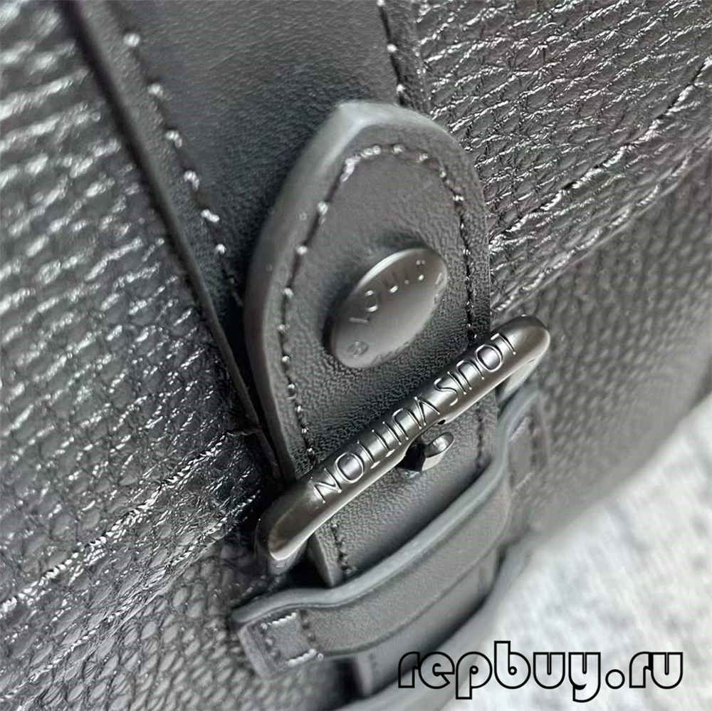 Louis Vuitton CHRISTOPHER M58495 black Best quality replica bag (2022 updated)-Paras laatu väärennetty Louis Vuitton laukku verkkokauppa, replika suunnittelija laukku ru
