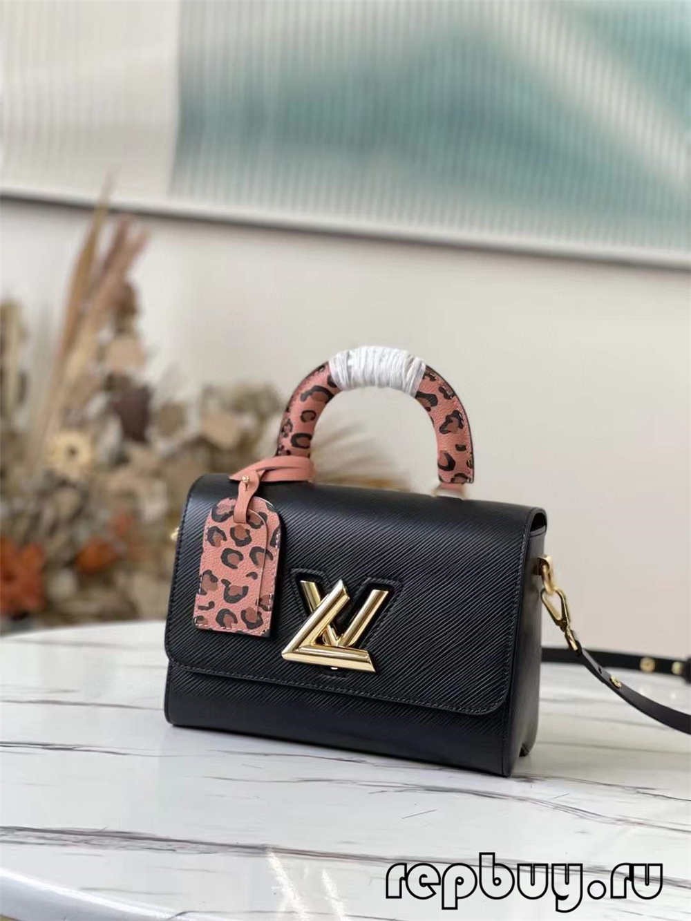 Louis Vuitton M58568 Twist yuqori sifatli replika sumkasi (2022 yilda yangilangan)-Best Quality Fake Louis Vuitton Bag Online Store, Replica designer bag ru