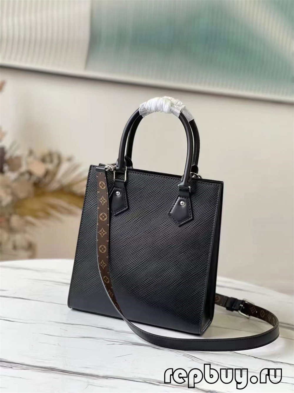 Louis Vuitton M58660 Petit Sac Plat ກະເປົາແບນເນມຄຸນນະພາບສູງສຸດ (ປັບປຸງປີ 2022)-ຄຸນະພາບທີ່ດີທີ່ສຸດ Fake Louis Vuitton Bag Online Store, Replica designer bag ru