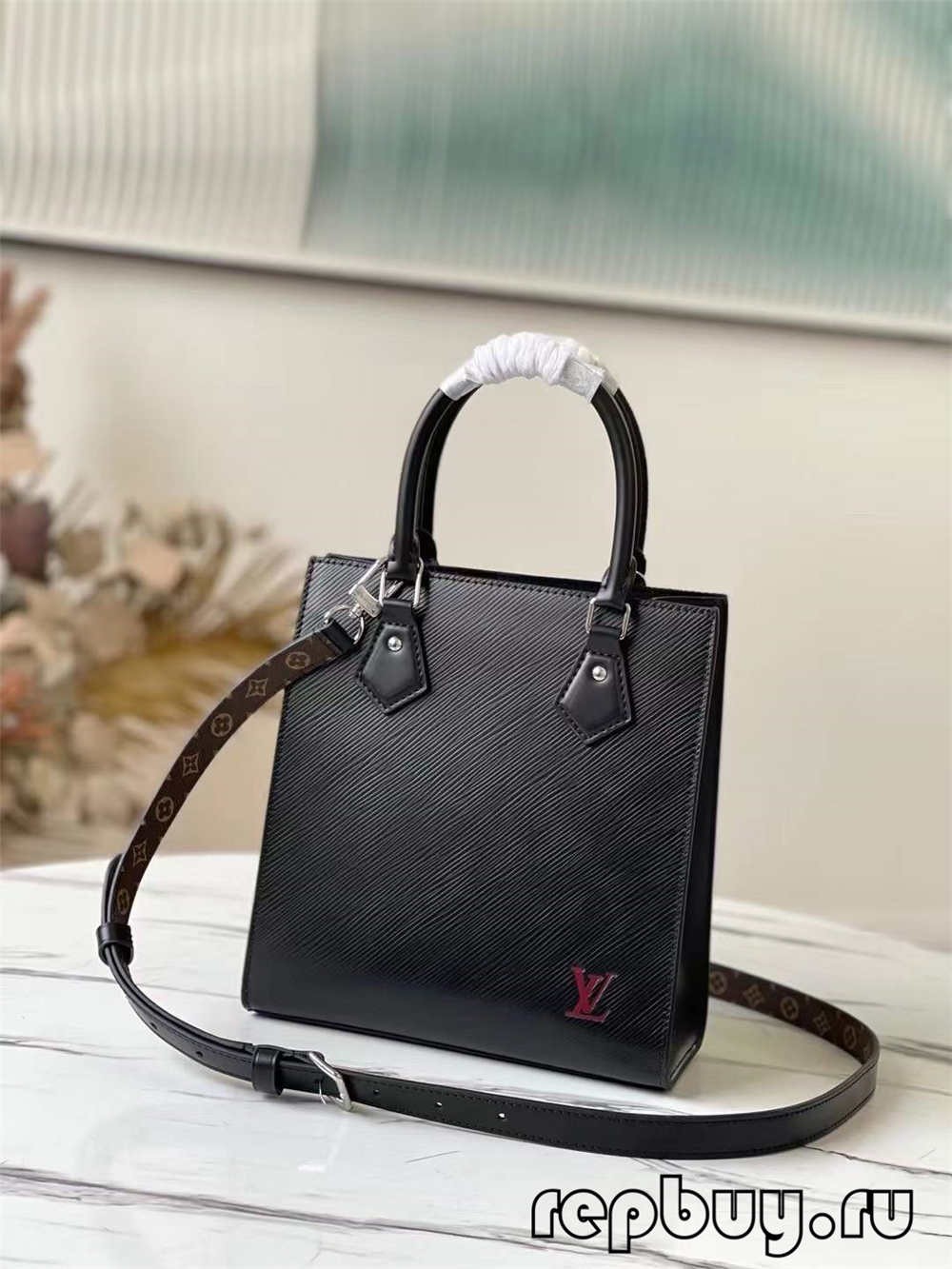 Реплика чанта Louis Vuitton M58660 Petit Sac Plat с най-високо качество (актуализирана през 2022 г.)-Best Quality Fake Louis Vuitton Bag Online Store, Replica designer bag ru