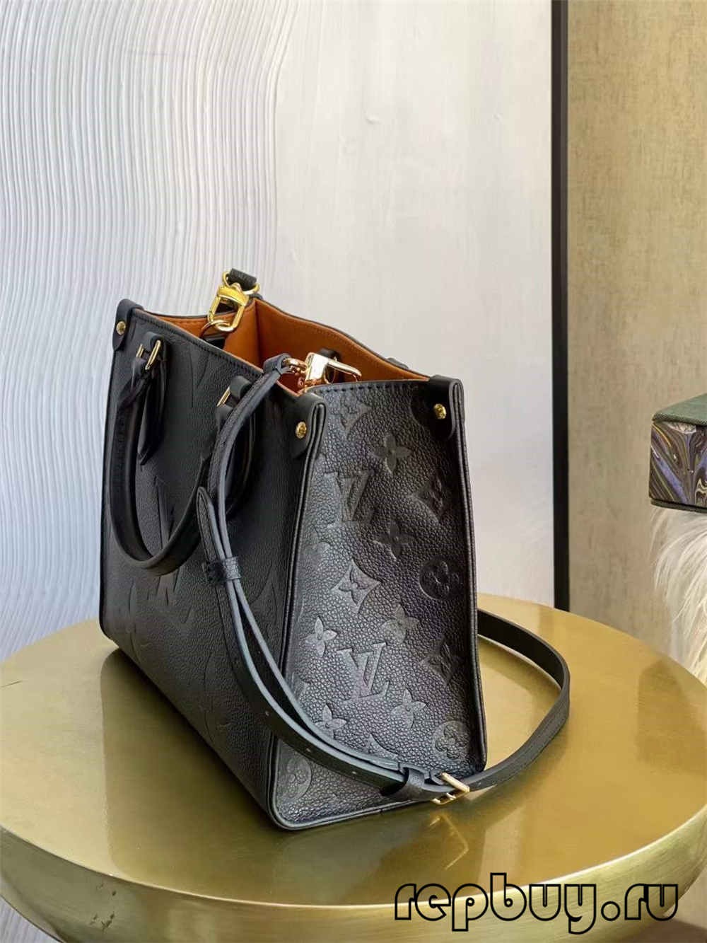 Louis Vuitton ONTHEGO M45653 Mála macasamhail den chaighdeán is fearr (nuashonraithe 2022)-Best Quality Fake Louis Vuitton Bag Online Store, Replica designer bag ru