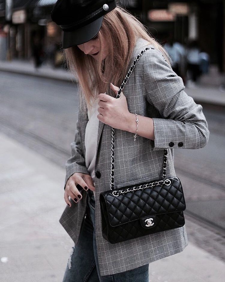 Top Replica Chanel’s Most Classic Medium 25cm Classic Flap (Chanel CF Caviar Leather Black) (2022 updated)-Best Quality Fake designer Bag Review, Replica designer bag ru