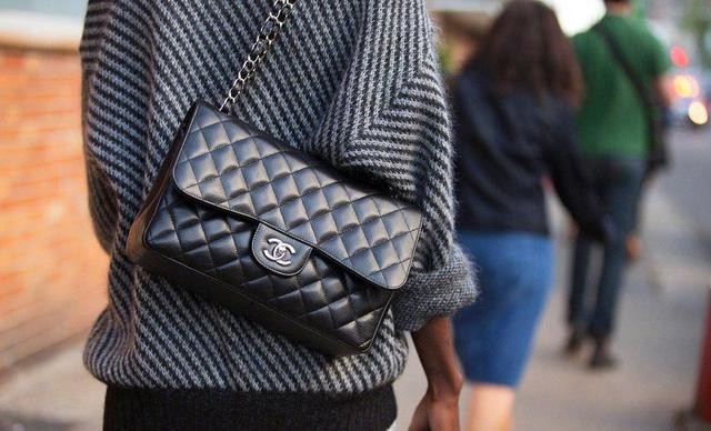 Shebag All-time Best Seller——Top Replica Chanel’s Most Classic Medium 25cm Classic Flap (Chanel CF Caviar Leather Black) (2022 updated)-Best Quality Fake Louis Vuitton Bag Online Store, Replica designer bag ru