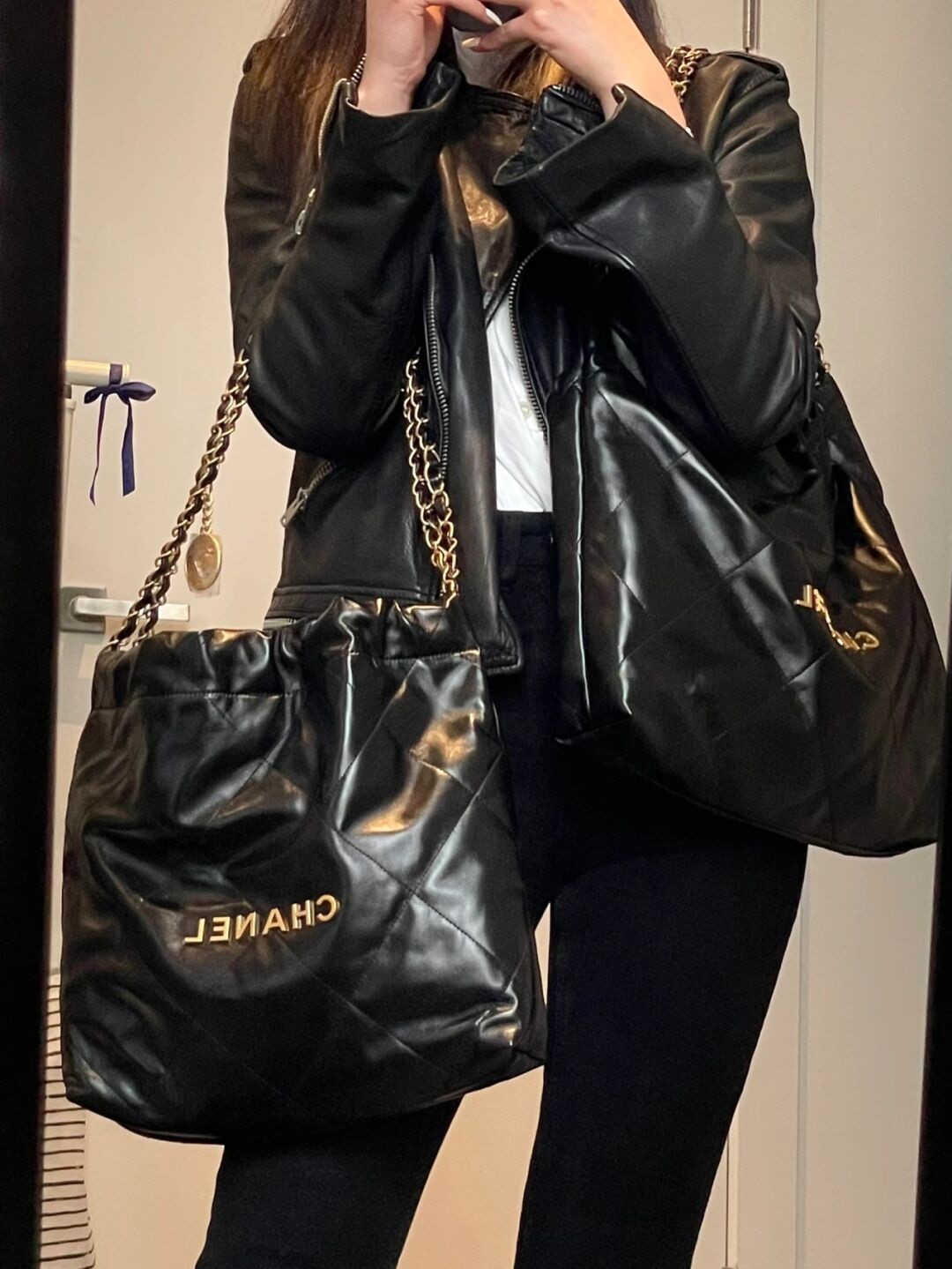 How good quality is a Chanel 22 fake bag？（2023 updated）-Umgangatho ogqwesileyo woMgangatho weFake weLouis Vuitton kwiVenkile ye-Intanethi, ibhegi yomyili weReplica ru