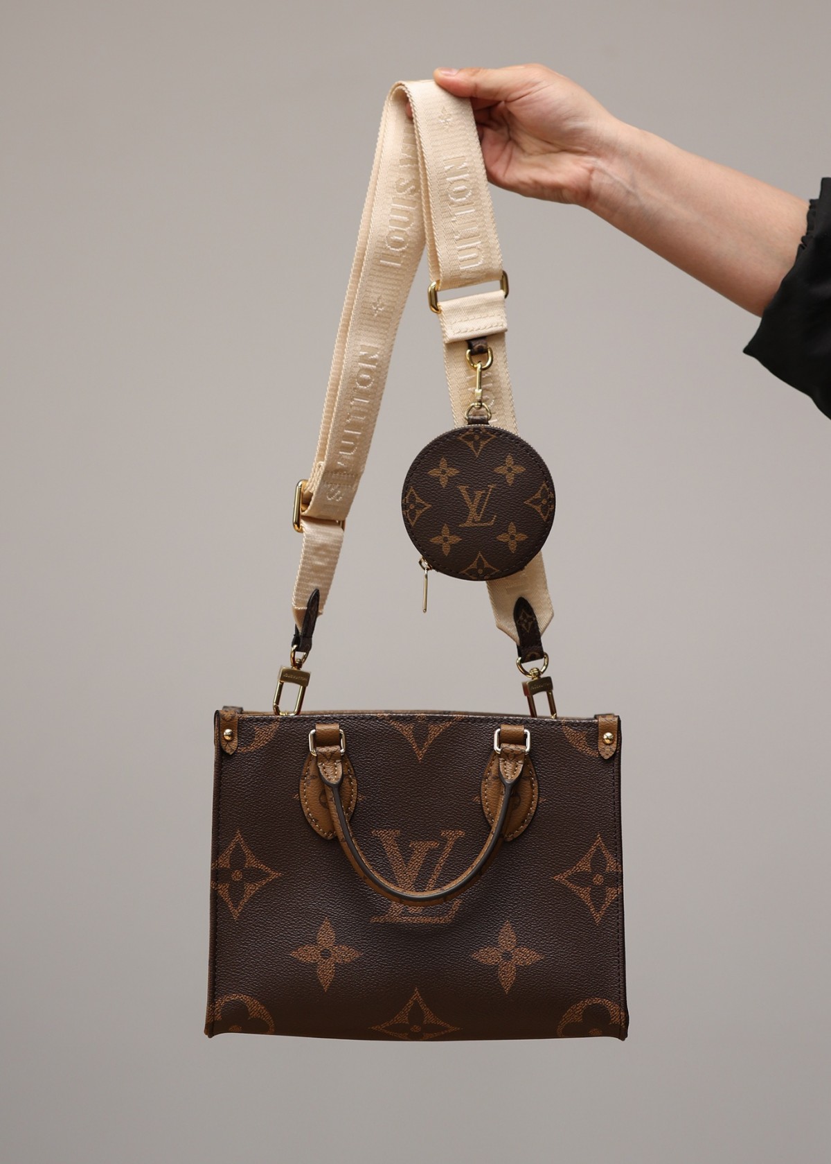 How good quality is a Shebag M46373 ONTHEGO small size?(2023 style with wide shoulder straps)-Toko Online Tas Louis Vuitton Palsu Kualitas Terbaik, Tas desainer replika ru