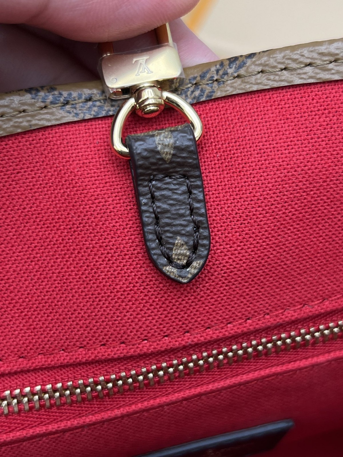 How good quality is a Shebag M46373 ONTHEGO small size?(2023 style with wide shoulder straps)-Nejkvalitnější falešná taška Louis Vuitton Online Store, Replica designer bag ru