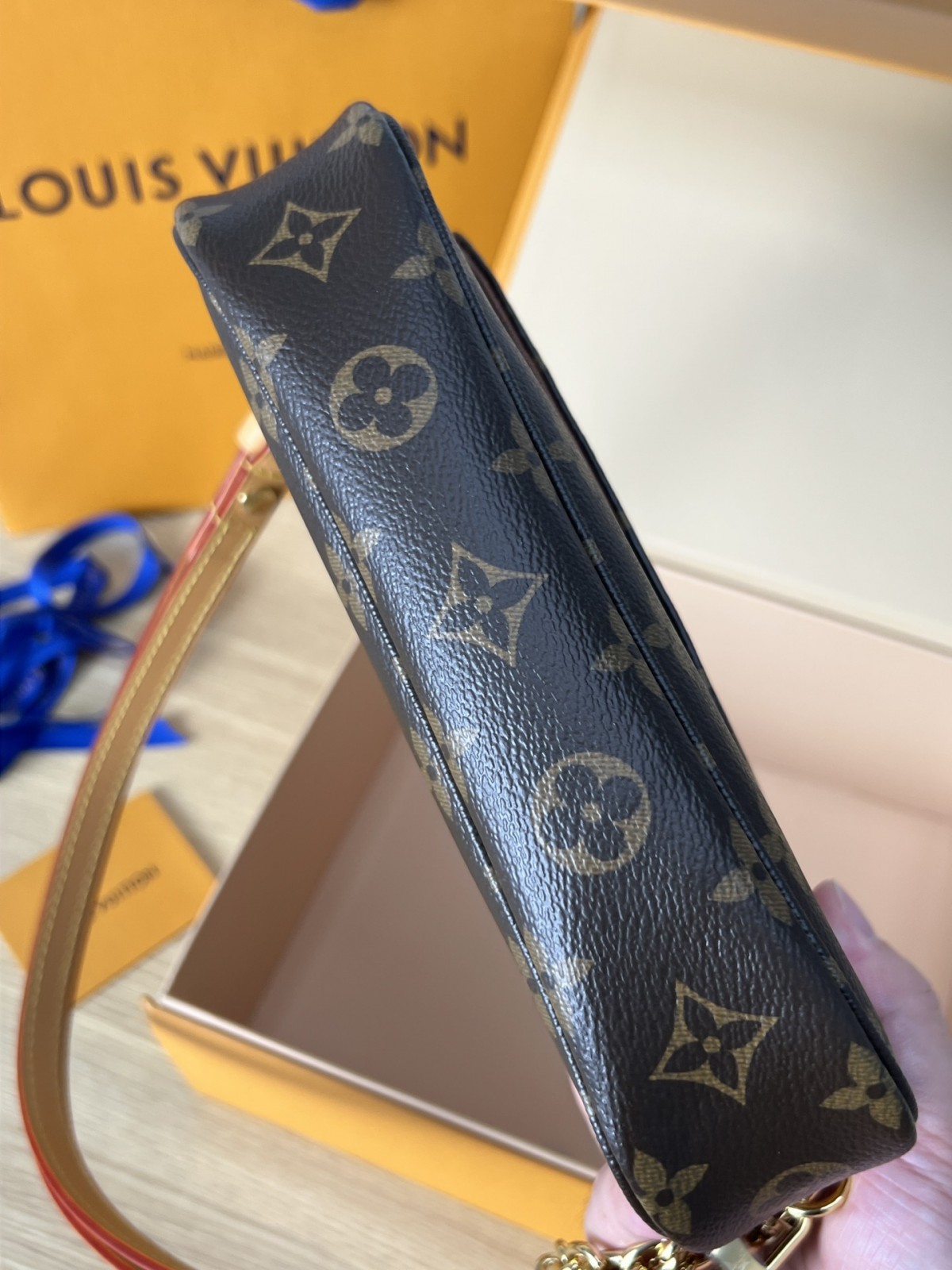 How good quality is a M81911 LOUIS VUITTON WALLET ON CHAIN IVY（2023 new edition）-Labākās kvalitātes viltotās Louis Vuitton somas tiešsaistes veikals, dizaineru somas kopija ru