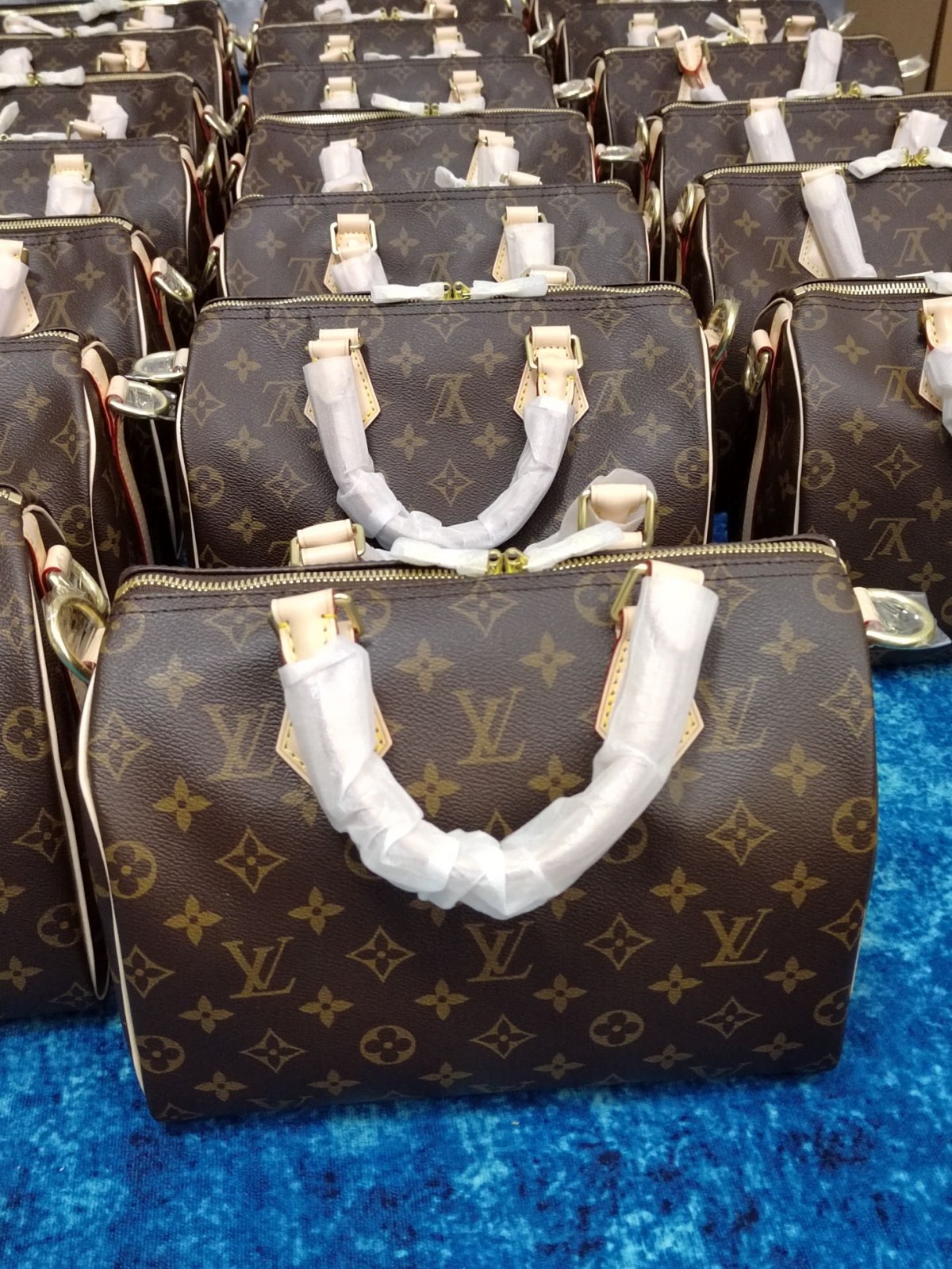 How good quality is a M41113 Speedy 25 bag? (2023 Updated)-Best Quality Fake Louis Vuitton Bag Online Store, Replica designer bag ru