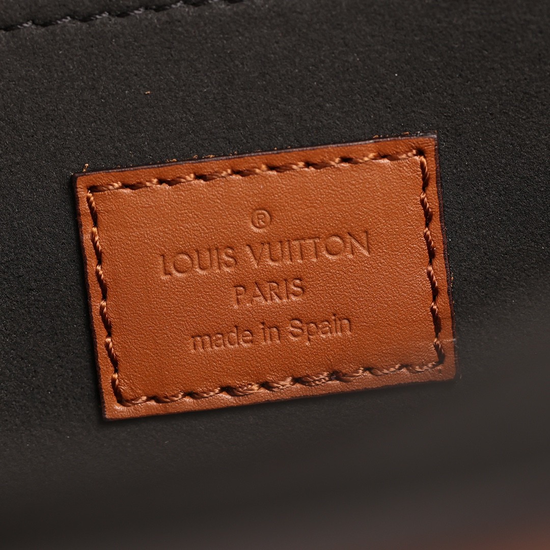 How good quality is a Shebag LV Dauphine bag（2023 Hardware updated）-Legjobb minőségű hamis Louis Vuitton táska online áruház, replika designer táska ru