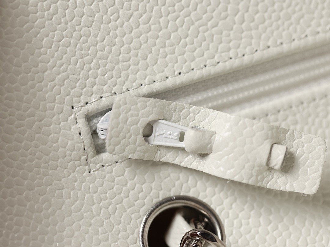 How Good quality is a Shebag White Chanel Classic Flap bag？（2023 updated）-Tienda en línea de bolsos Louis Vuitton falsos de la mejor calidad, réplica de bolsos de diseño ru