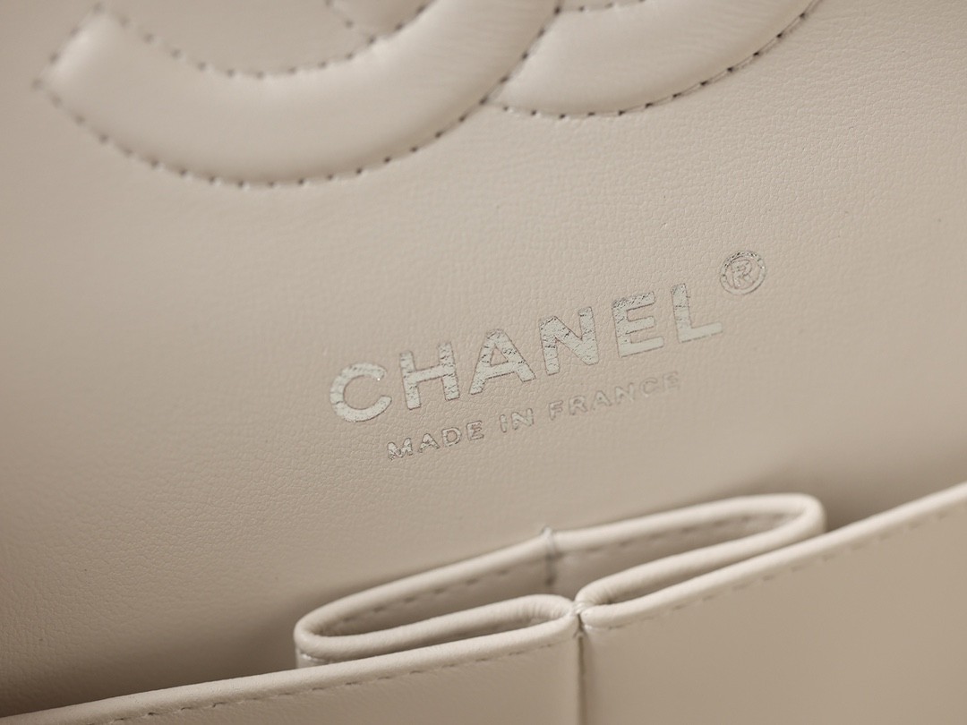 How Good quality is a Shebag White Chanel Classic Flap bag？（2023 updated）-בעסטער קוואַליטעט שווינדל לוי ווויטטאָן באַג אָנליין קראָם, רעפּליקע דיזיינער זעקל רו