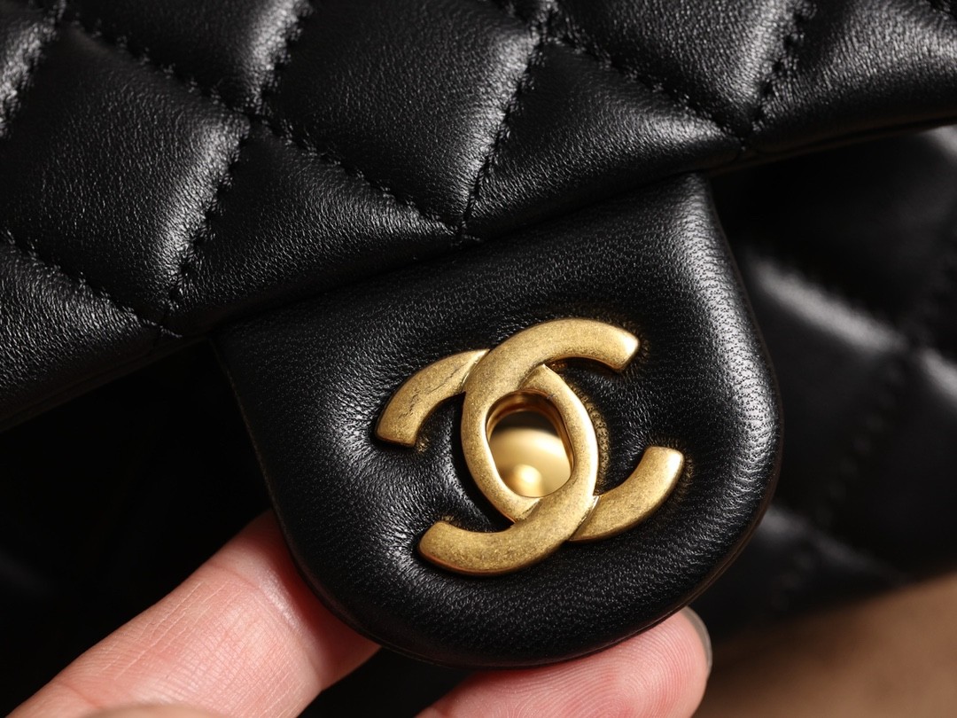 How good quality is a Shebag Chanel Classic flap mini bag of lambskin with golden ball（2023 Week 35）-Best Quality Fake designer Bag Review, Replica designer bag ru