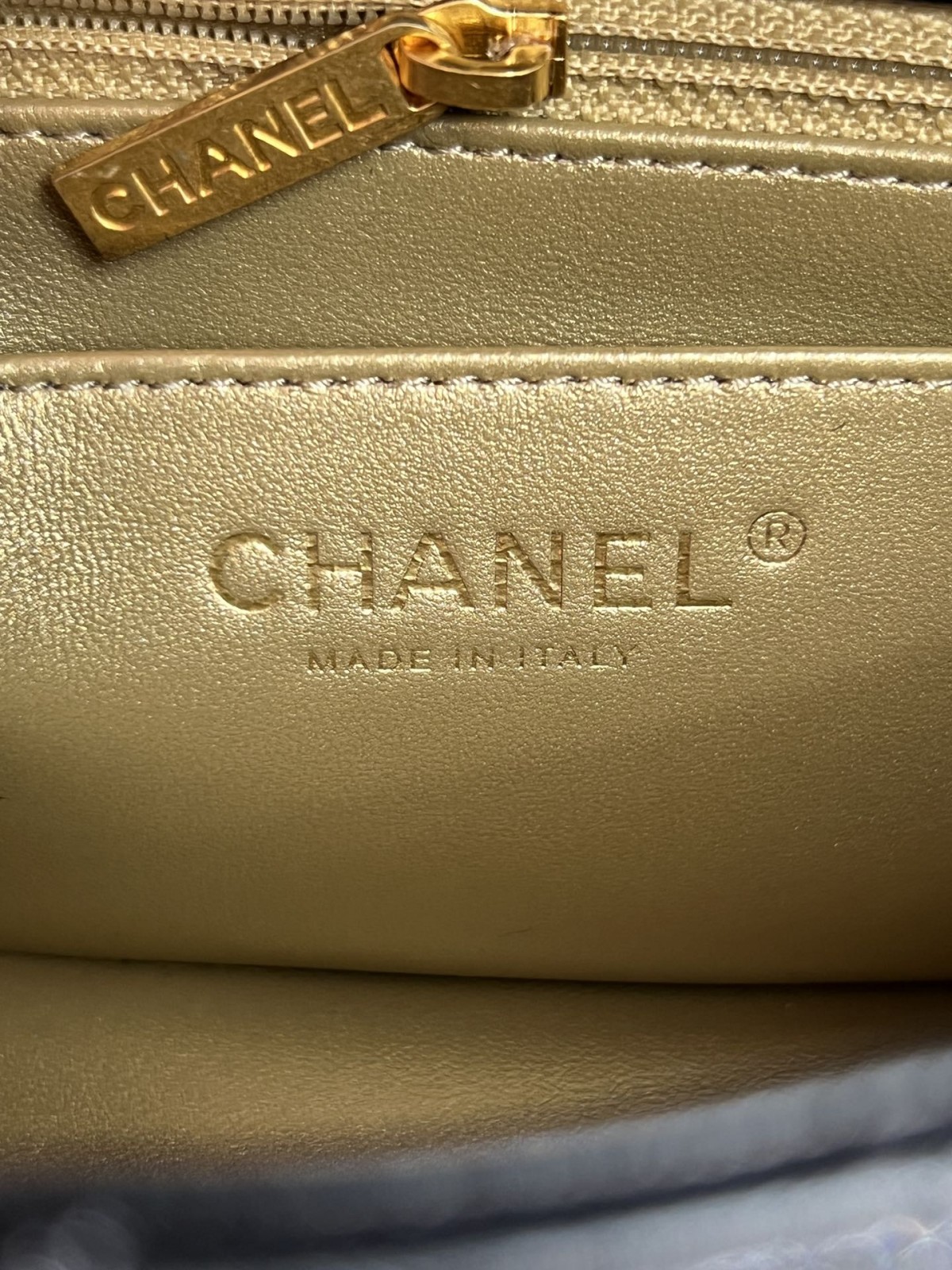 How good quality is a Shebag Chanel Classic flap mini bag of lambskin with golden ball（2023 Week 35）-Najlepsza jakość fałszywych torebek Louis Vuitton Sklep internetowy, projektant repliki torebki ru