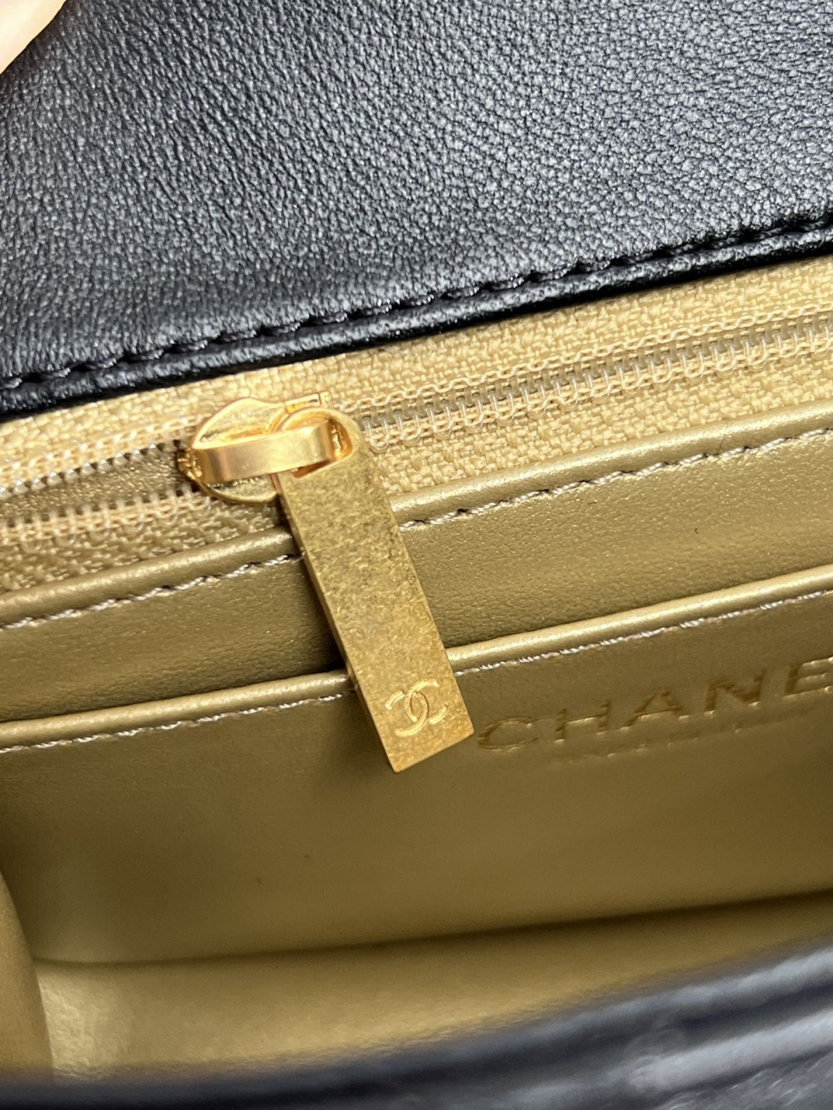 How good quality is a Shebag Chanel Classic flap mini bag of lambskin with golden ball（2023 Week 35）-Best Quality Fake Louis Vuitton Bag Online Store, Replica designer bag ru