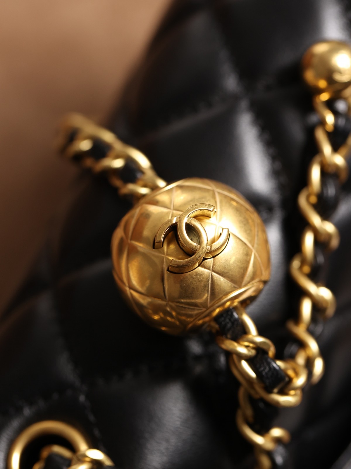 How good quality is a Shebag Chanel Classic flap mini bag of lambskin with golden ball（2023 Week 35）-Інтэрнэт-крама падробленай сумкі Louis Vuitton лепшай якасці, рэплікі дызайнерскай сумкі ru