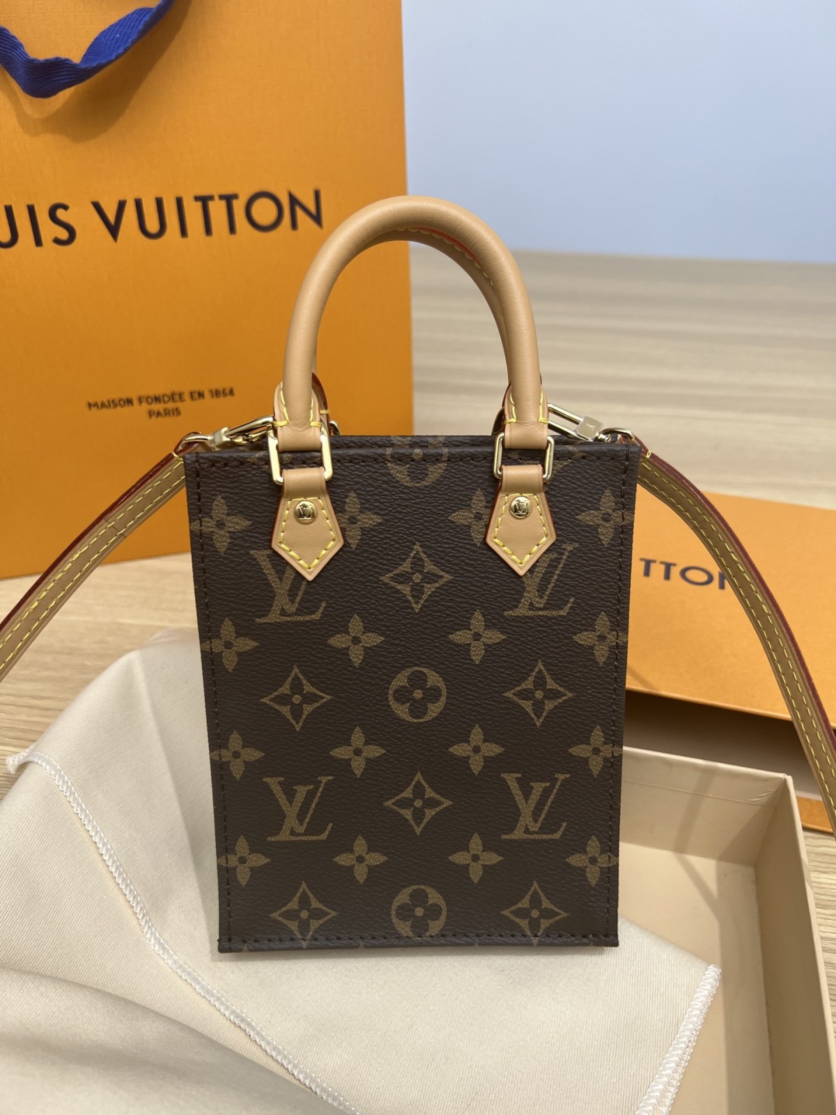 How good quality is a Shebag Louis Vuitton PETIT SAC PLAT bag（2023 udpated）-Best Quality Fake Louis Vuitton сумка онлайн дүкөнү, Replica дизайнер сумка ru