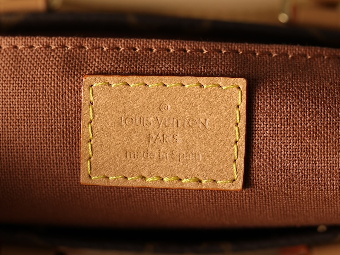 How good quality is a Shebag Louis Vuitton PETIT SAC PLAT bag（2023 udpated）-Best Quality Fake designer Bag Review, Replica designer bag ru