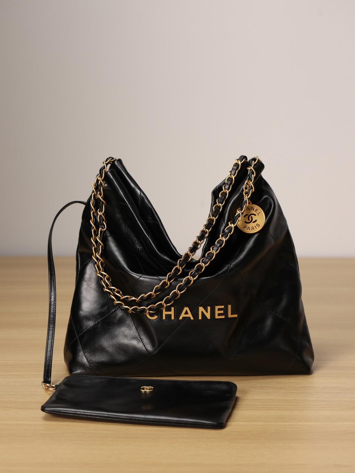 What is highest quality Chanel 22 bag looks like？（2023 Week 37）-ʻOi aku ka maikaʻi o ka ʻeke Louis Vuitton ʻeke hoʻopunipuni ma ka hale kūʻai pūnaewele, ʻeke hoʻolālā kope ru