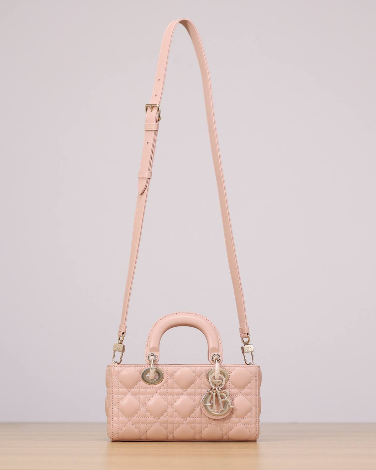 Shebag super replica Lady Dior D Joy pink bag review(2025 July updated)-Bedste kvalitet Fake Louis Vuitton Bag Online Store, Replica designer bag ru