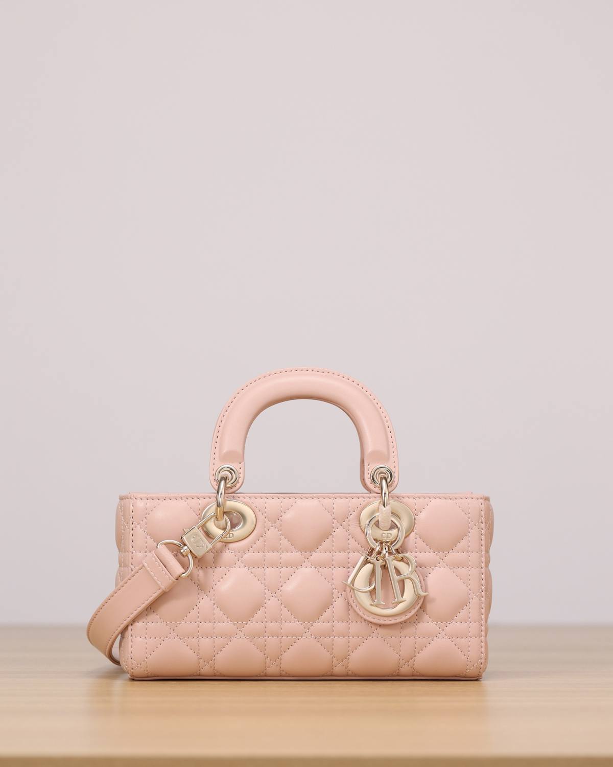 Shebag super replica Lady Dior D Joy pink bag review(2025 July updated)-Bedste kvalitet Fake Louis Vuitton Bag Online Store, Replica designer bag ru