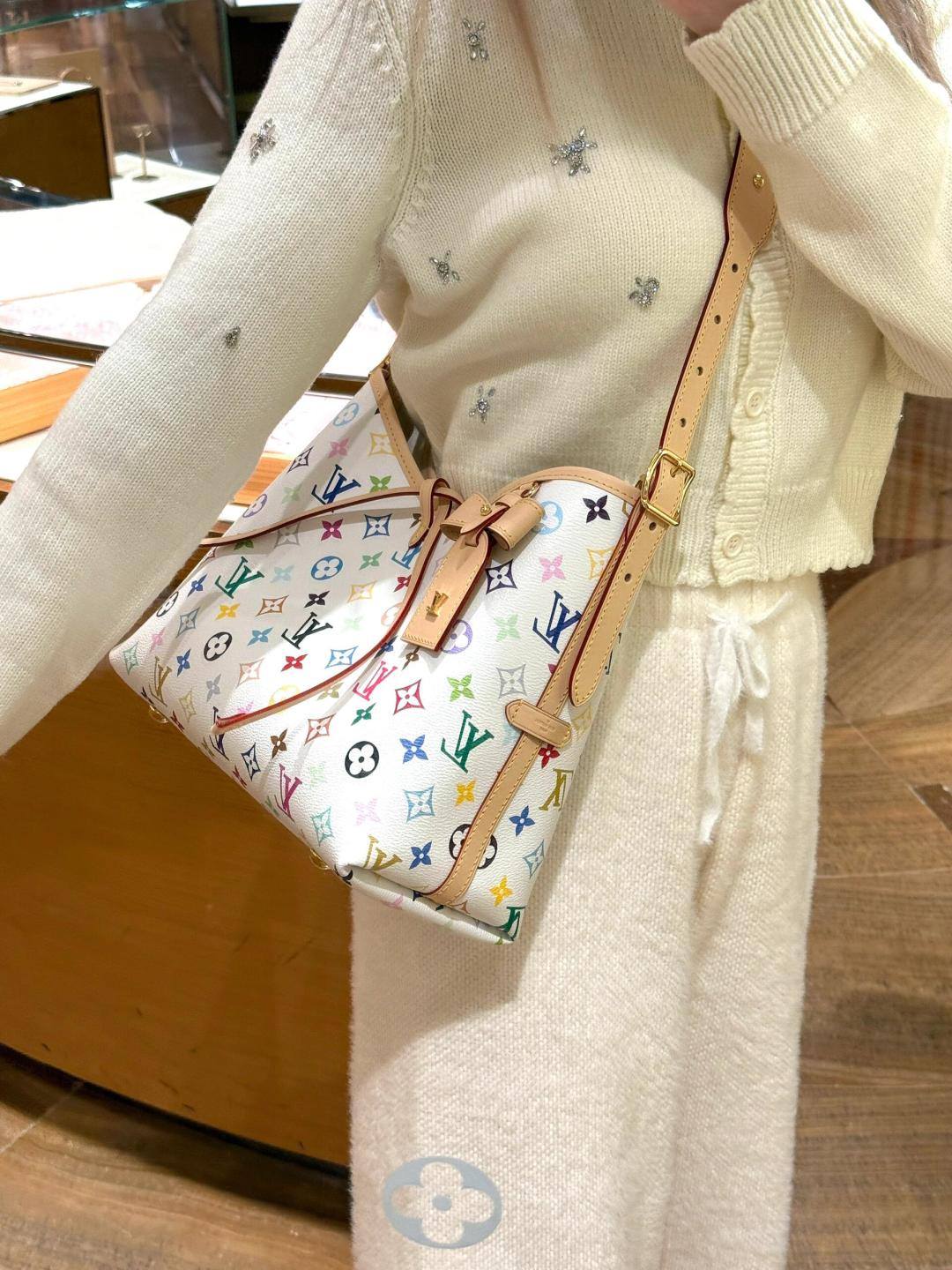 Shebag buys an Authentic Louis Vuitton Carryall white monogram bag(Oct 2025 updated)-بهترين معيار جي جعلي لوئس ويٽون بيگ آن لائين اسٽور، ريپليڪا ڊيزائنر بيگ ru