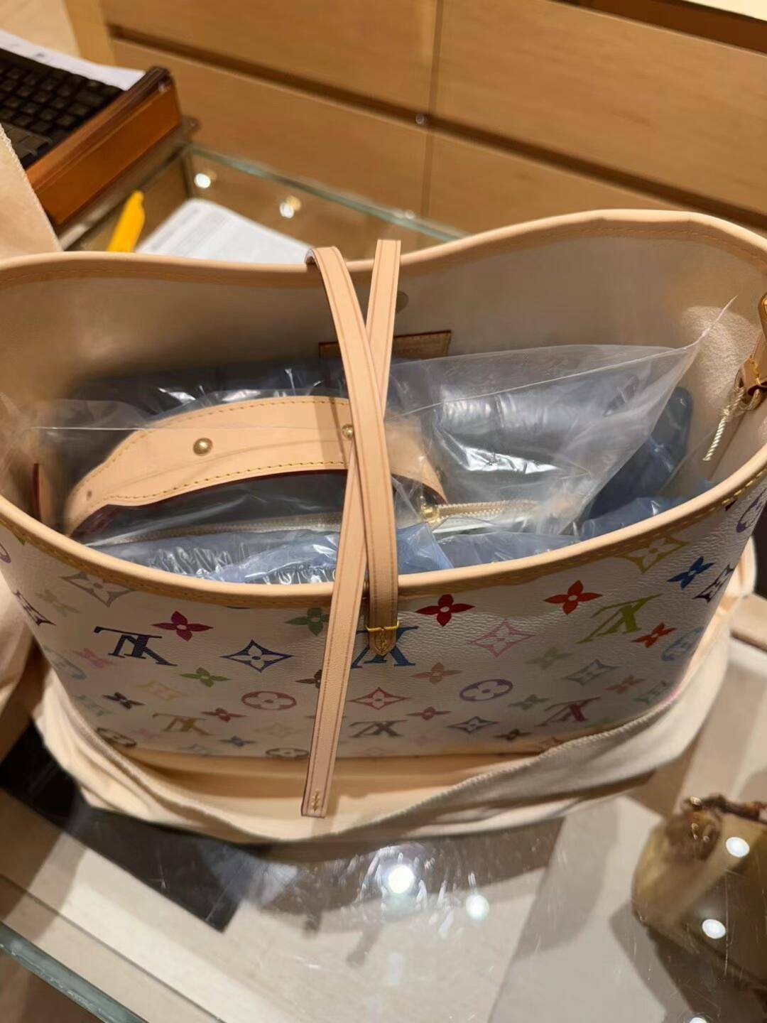 Shebag buys an Authentic Louis Vuitton Carryall white monogram bag(Oct 2025 updated)-بهترين معيار جي جعلي لوئس ويٽون بيگ آن لائين اسٽور، ريپليڪا ڊيزائنر بيگ ru